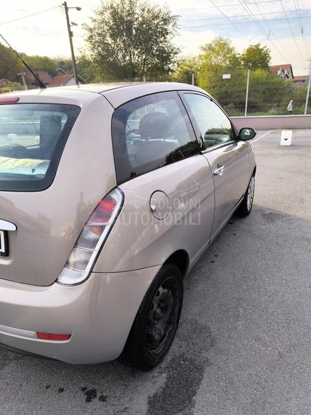Lancia Ypsilon 