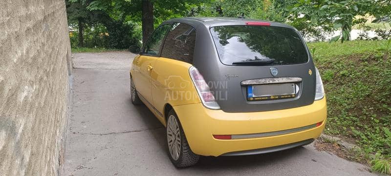 Lancia Ypsilon 