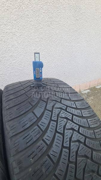 Falken 255/35 R21 Zimska