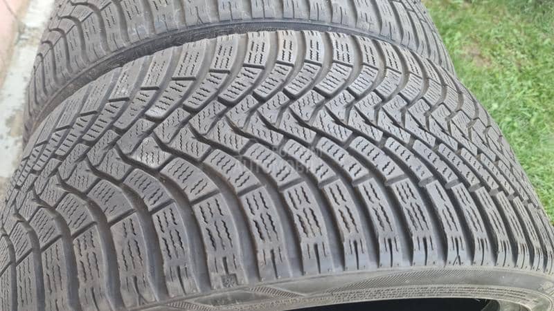 Falken 255/35 R21 Zimska