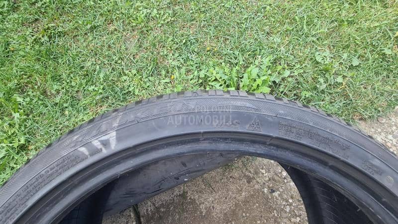 Falken 255/35 R21 Zimska