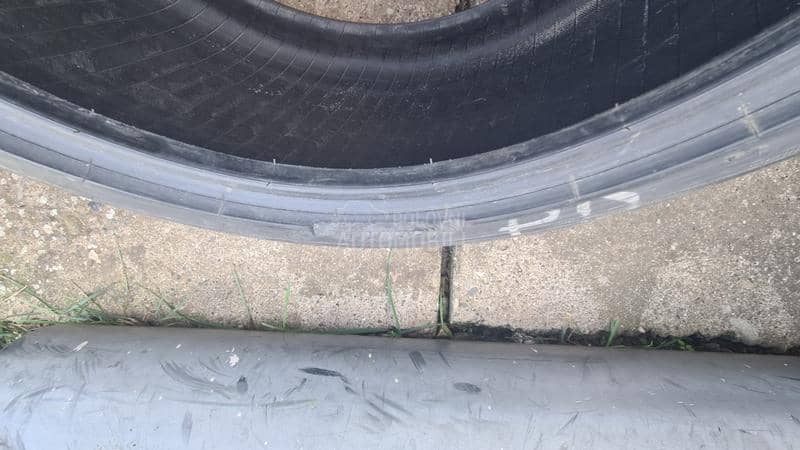 Falken 255/35 R21 Zimska