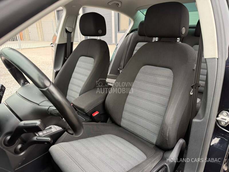 Volkswagen Passat B7 1.6 TDI HIGHLINE