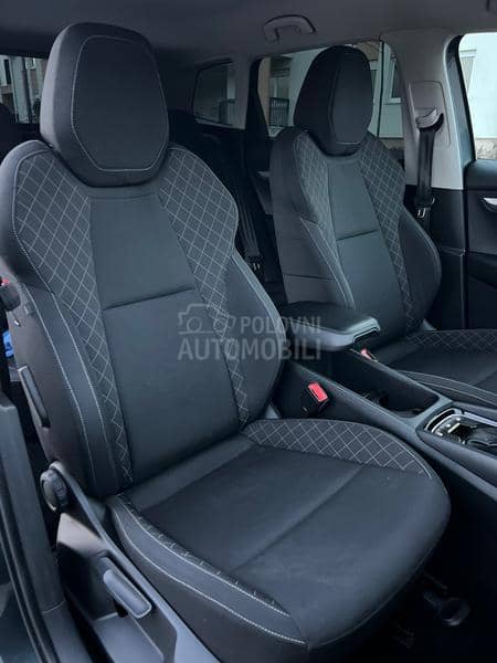 Škoda Karoq 1.6 TDI led/nav/dsg
