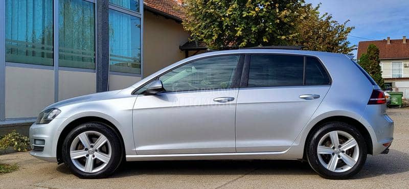 Volkswagen Golf 7 PANO/LED/HIGHLINE Volkswagen Golf 7 PANO/LED/HIGHLINE