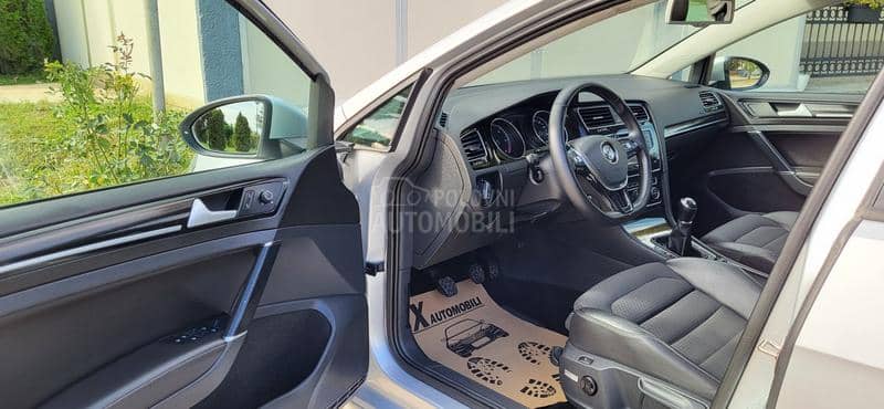 Volkswagen Golf 7 PANO/LED/HIGHLINE Volkswagen Golf 7 PANO/LED/HIGHLINE