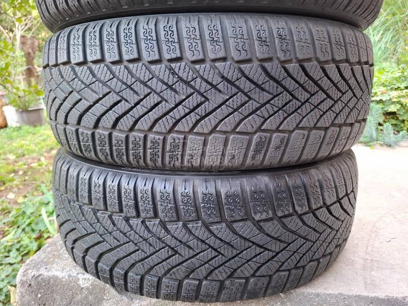 Falken 205/55 R16 Zimska