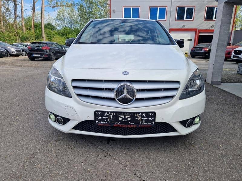 Mercedes Benz B 180 EXECUTIVE