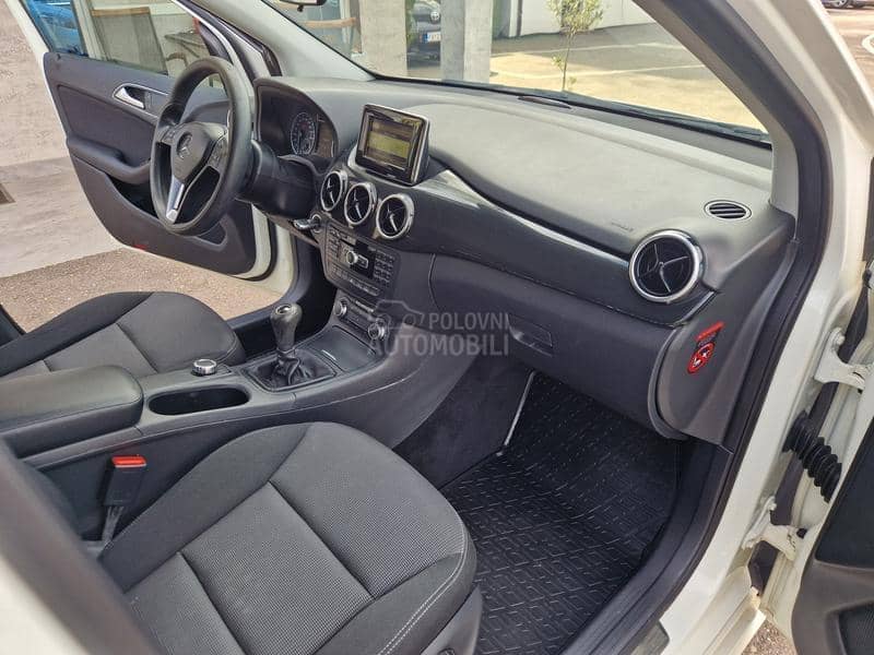 Mercedes Benz B 180 EXECUTIVE