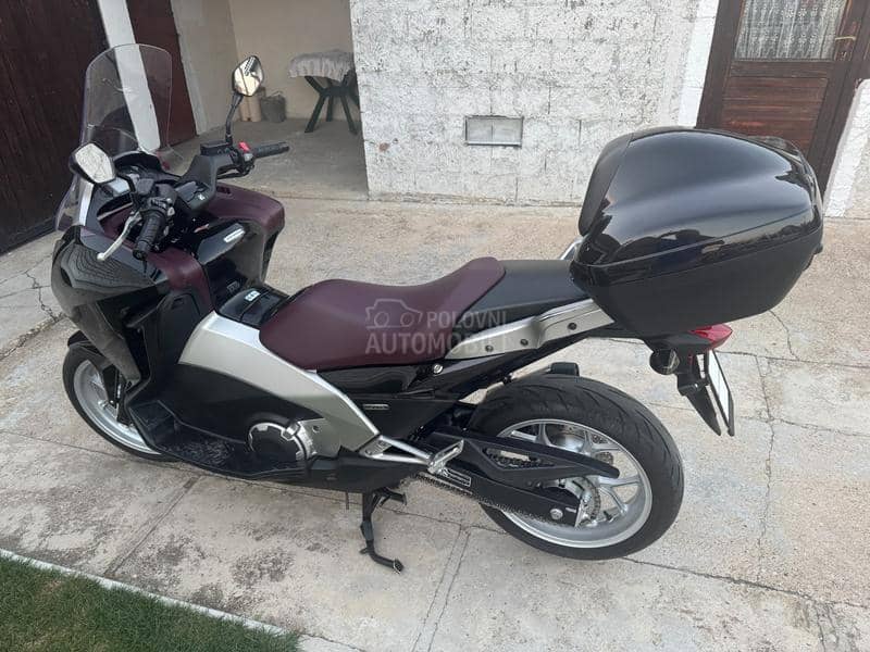 Honda Integra NC700D