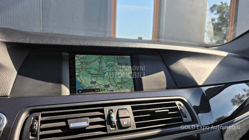 BMW 520 2.0D F11 SPORT AUT