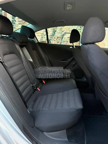 Volkswagen Passat B6 2.0 TDI R Line