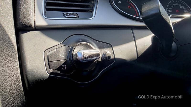 Audi A4 2.0TDi RESTY LED