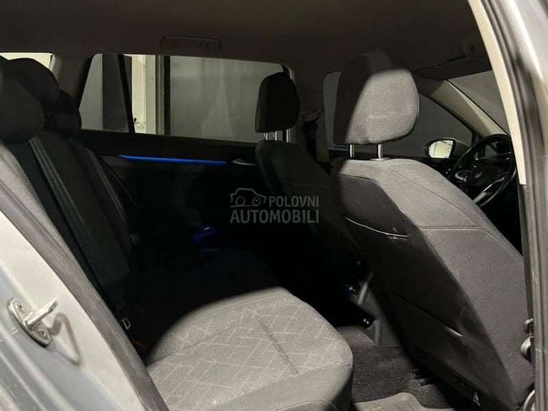Volkswagen Golf 8 1.5 TGI DSG 2021