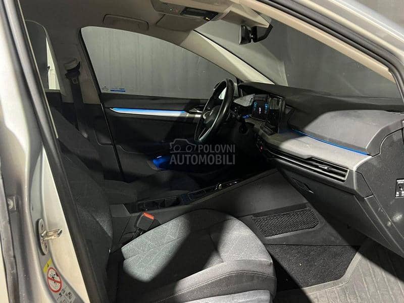 Volkswagen Golf 8 1.5 TGI DSG 2021