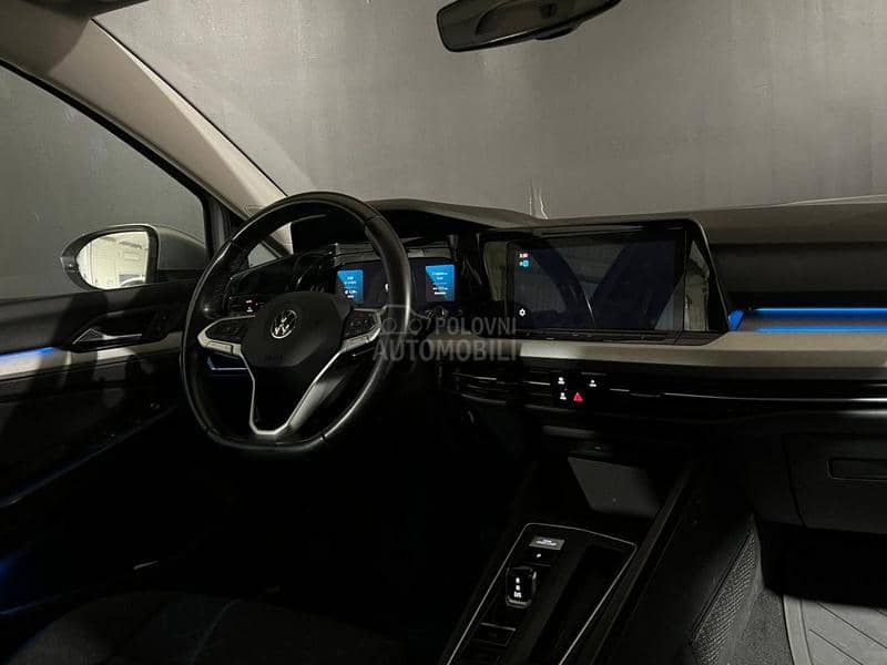 Volkswagen Golf 8 1.5 TGI DSG 2021