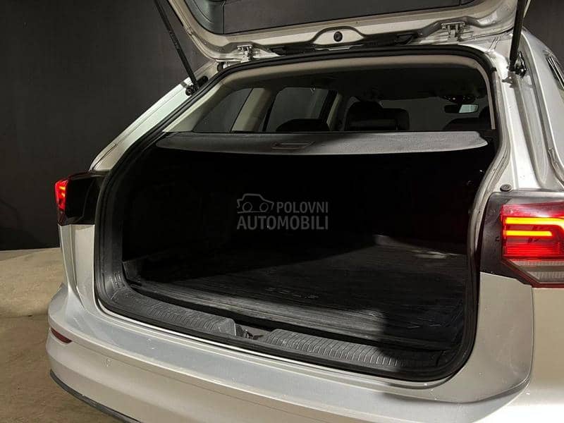 Volkswagen Golf 8 1.5 TGI DSG 2021