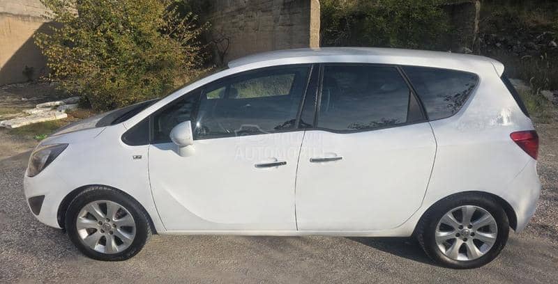 Opel Meriva 1.4B Švajcarska