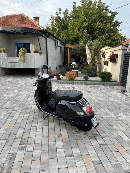 Piaggio Vespa GT 125