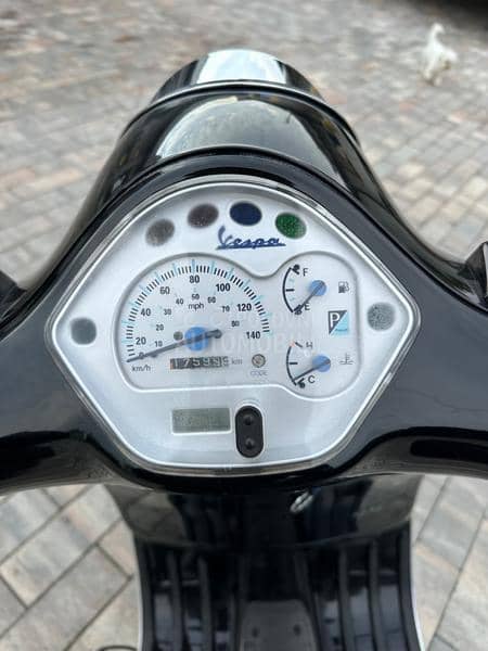 Piaggio Vespa GT 125