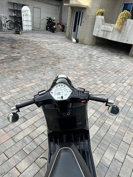 Piaggio Vespa GT 125
