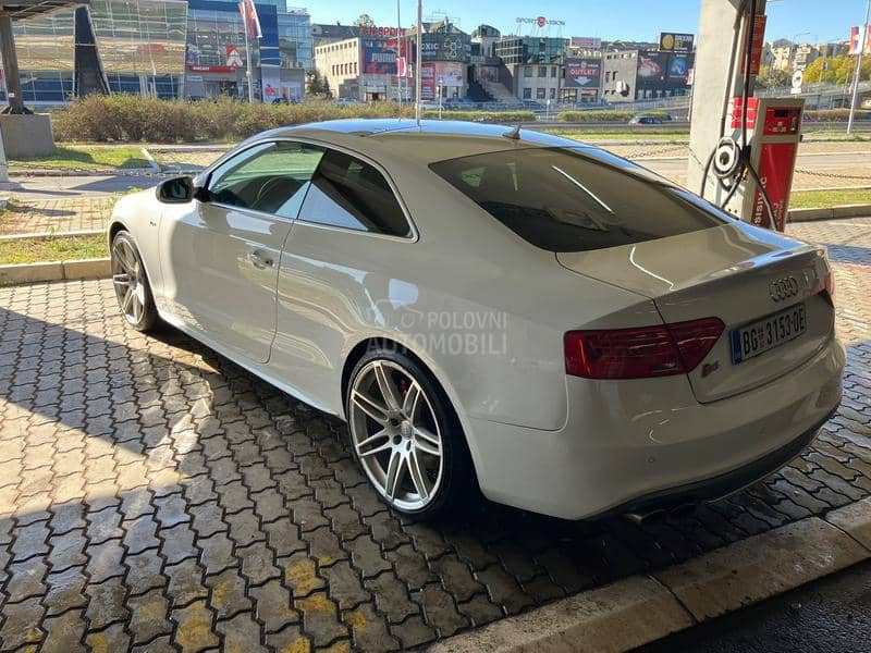 Audi S5 