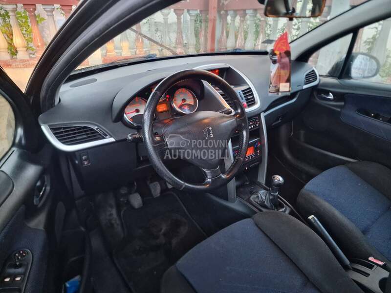 Peugeot 207 1.6b
