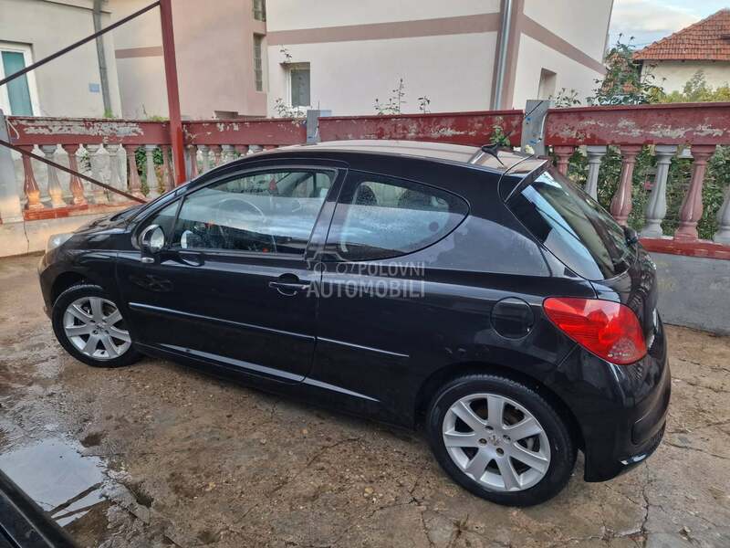 Peugeot 207 1.6b