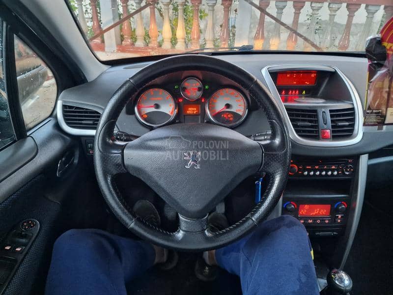 Peugeot 207 1.6b