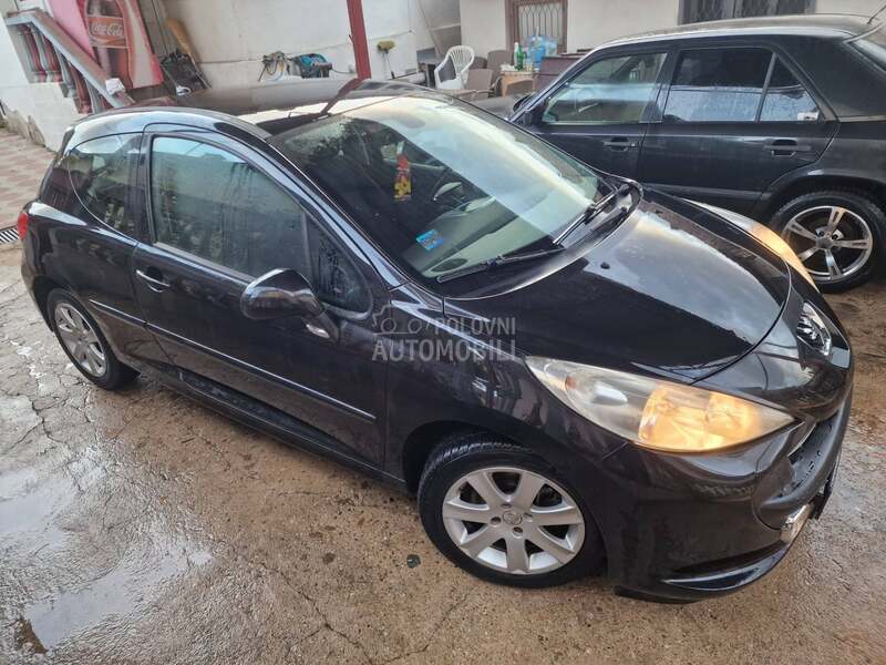 Peugeot 207 1.6b