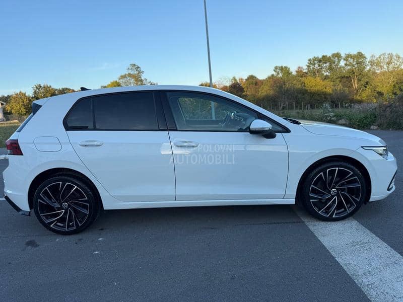 Volkswagen Golf 8 2.0TDI/DSG/FU LL/N0V Volkswagen Golf 8 2.0TDI/DSG/FU LL/N0V