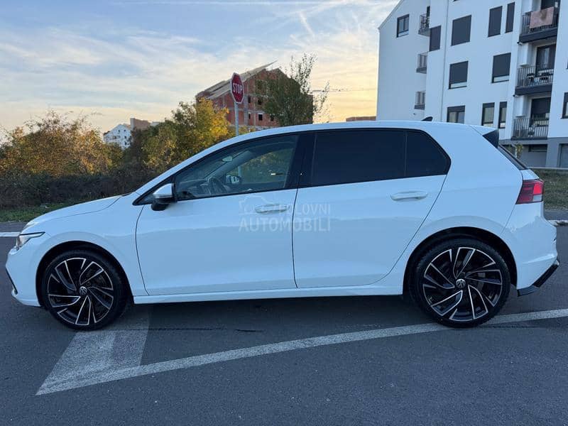 Volkswagen Golf 8 2.0TDI/DSG/FU LL/N0V Volkswagen Golf 8 2.0TDI/DSG/FU LL/N0V