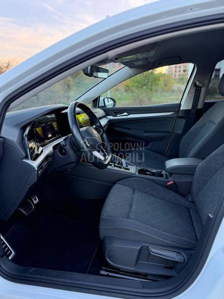 Volkswagen Golf 8 2.0TDI/DSG/FU LL/N0V Volkswagen Golf 8 2.0TDI/DSG/FU LL/N0V