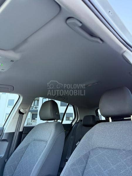 Volkswagen Golf 8 2.0TDI/DSG/FU LL/N0V Volkswagen Golf 8 2.0TDI/DSG/FU LL/N0V