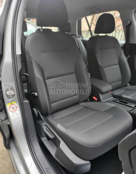 Volkswagen Golf 7 1.5TGI DSG BUSSINES