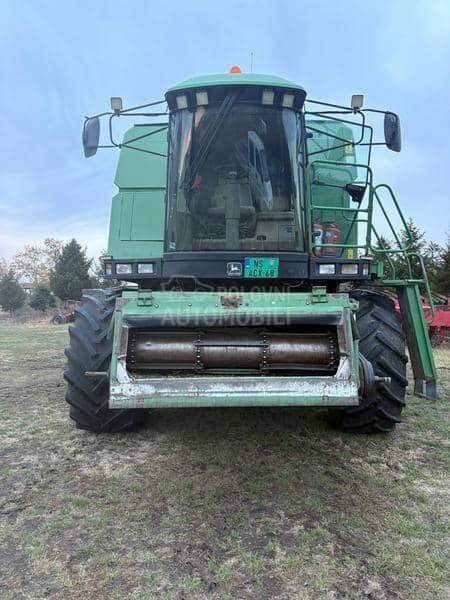 John Deere 2266