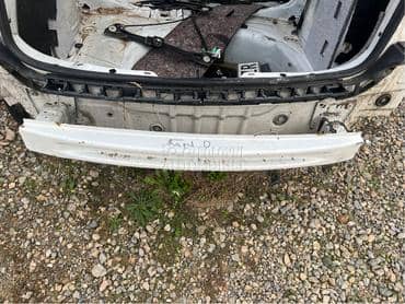 sina branika za Škoda Rapid