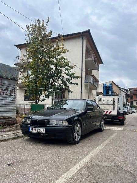 BMW 318 