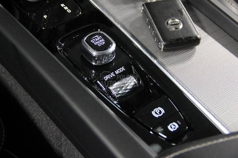 Volvo XC60 RADA OD/B5 235 AWD Volvo XC60 RADA OD/B5 235 AWD
