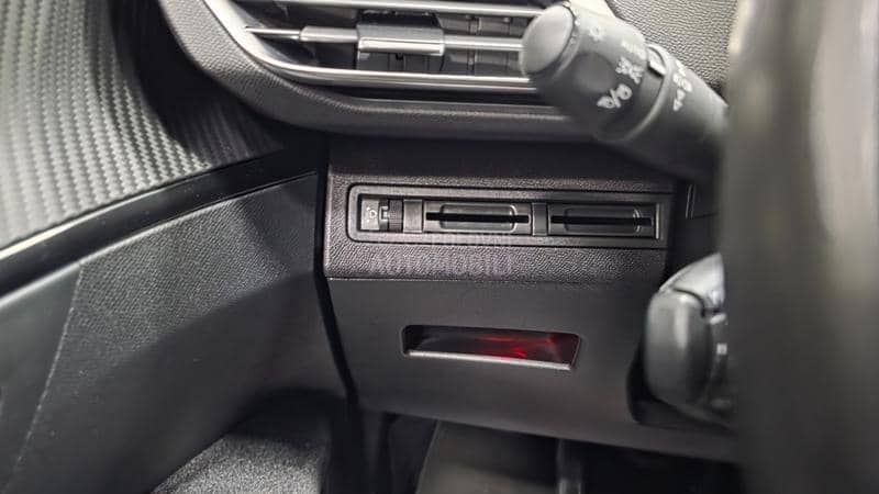 Peugeot 3008 1.2i Executive