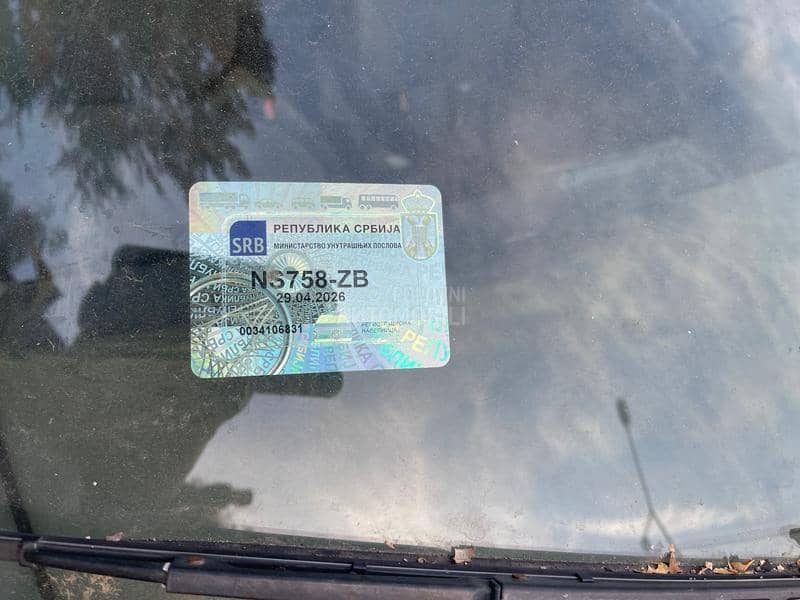 Nissan Vanette Procitati opis 2 kombija