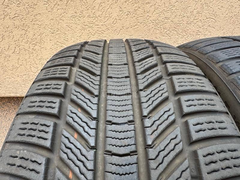 Continental 255/40 R21 Zimska