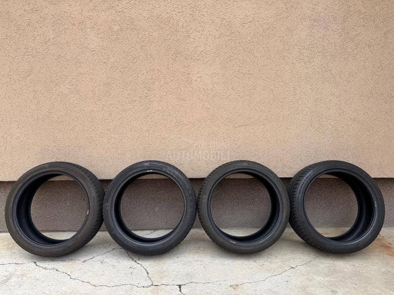 Continental 255/40 R21 Zimska