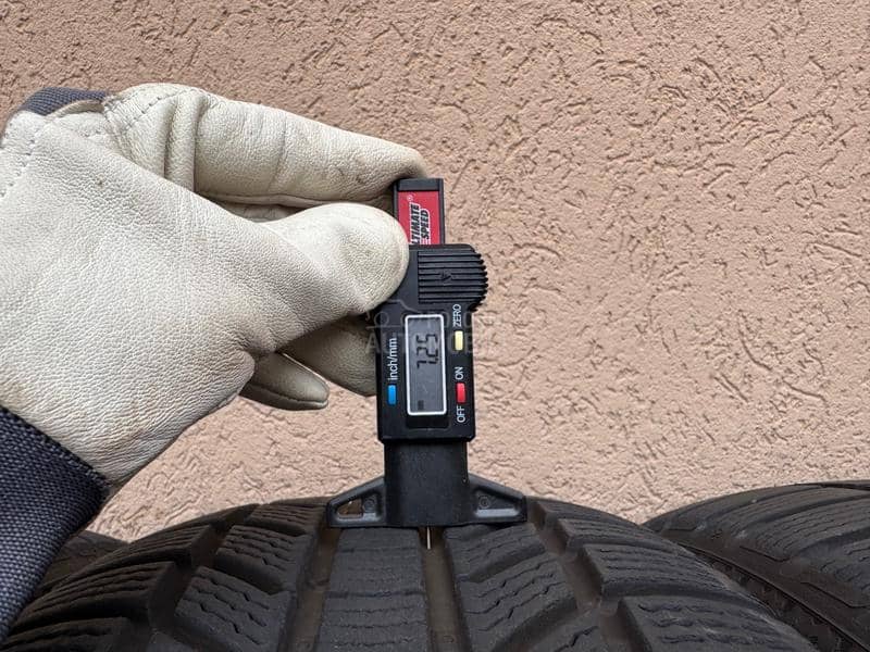 Continental 255/40 R21 Zimska