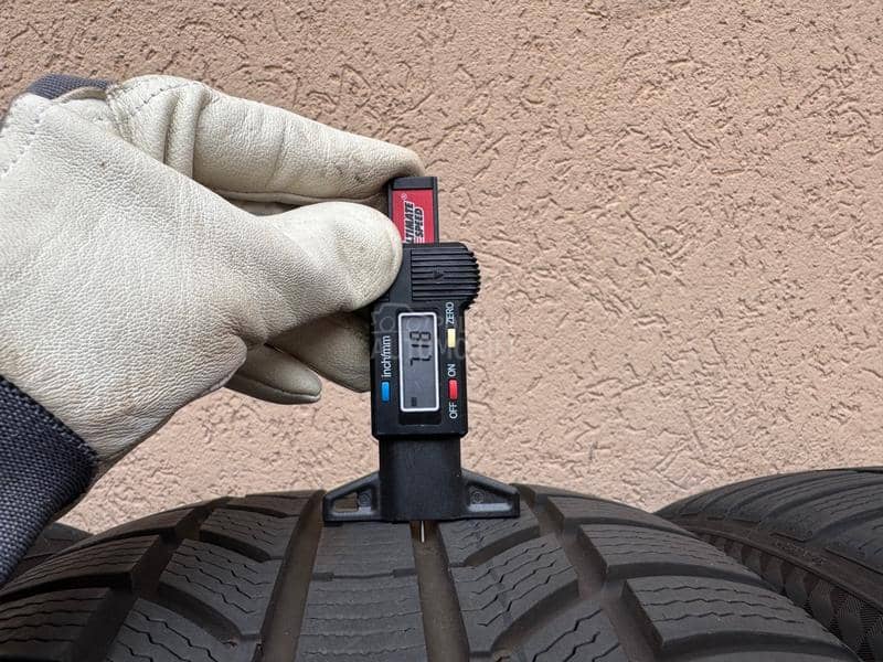 Continental 255/40 R21 Zimska