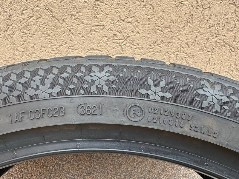 Continental 255/40 R21 Zimska