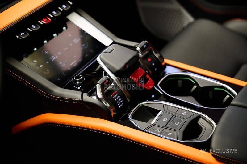 Lamborghini Urus SE V8 NEW