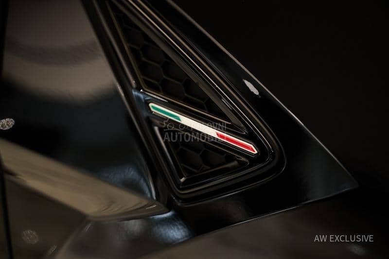 Lamborghini Urus SE V8 NEW