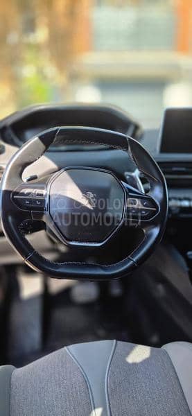 Peugeot 3008  Peugeot 3008