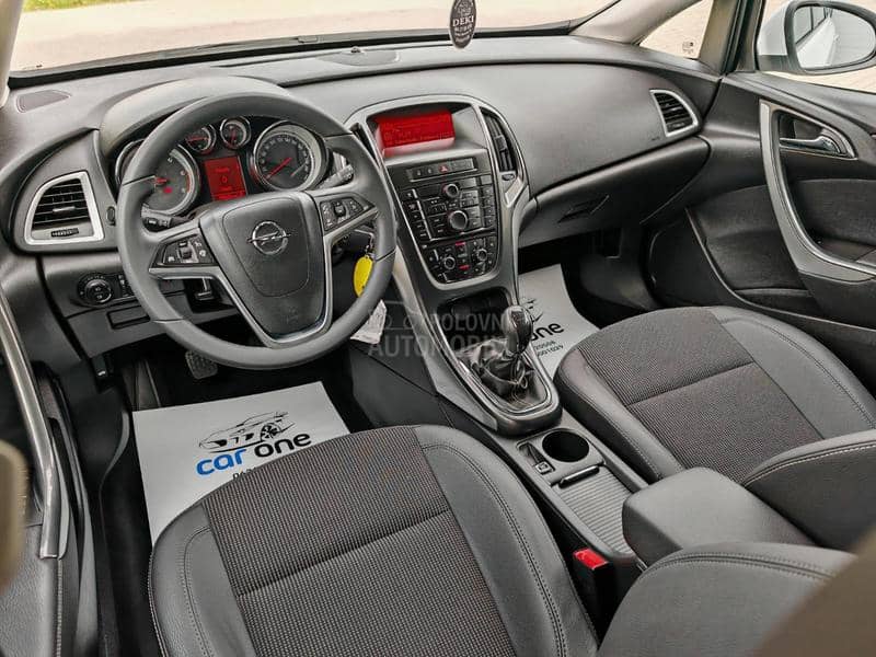 Opel Astra J 1.7CDTi/COSMO/T O P Opel Astra J 1.7CDTi/COSMO/T O P
